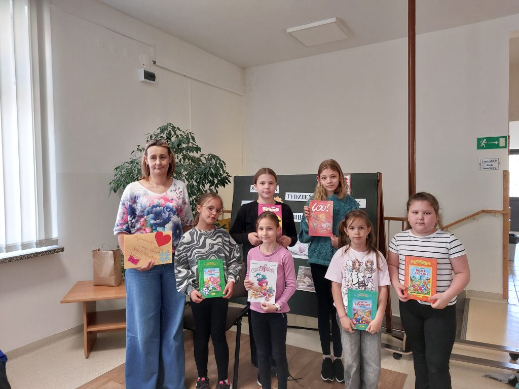 Dzień Bibliotekarza i Tydzień Bibliotek w klasach 1-3