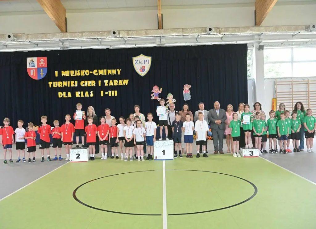 I Miejsko-Gminny Turniej Gier i Zabaw dla uczniów klas I–III.