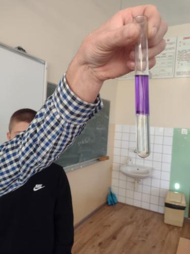 Lekcja fizyki: Atomy i cząsteczki